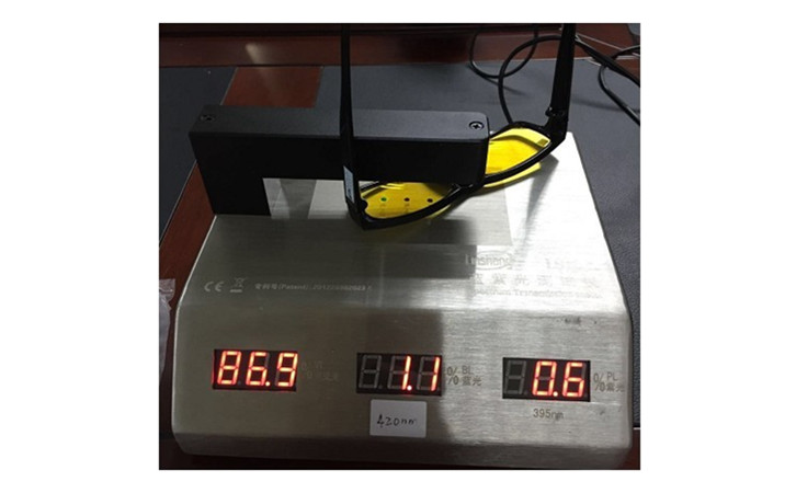 手機(jī)鏡片藍(lán)紫光測(cè)試儀 手機(jī)鏡片藍(lán)紫光測(cè)試儀